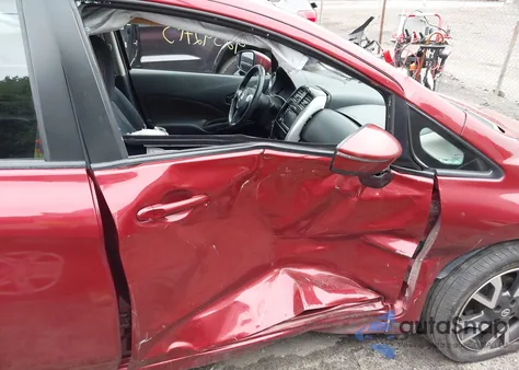 2016 Nissan Versa Note Sr z USA, uszkodzony, nr VIN 3N1CE2CP4GL409394